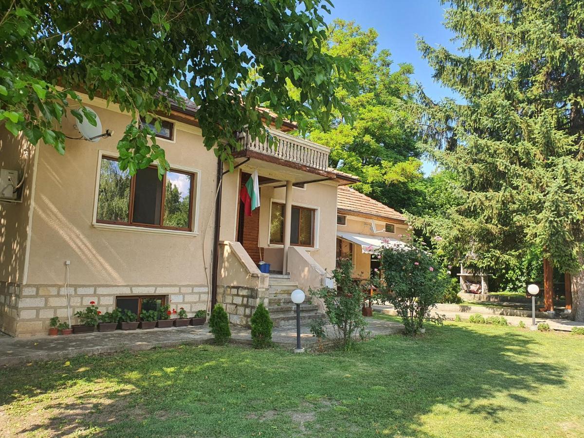 Holiday Home Maarata Krushuna Esterno foto